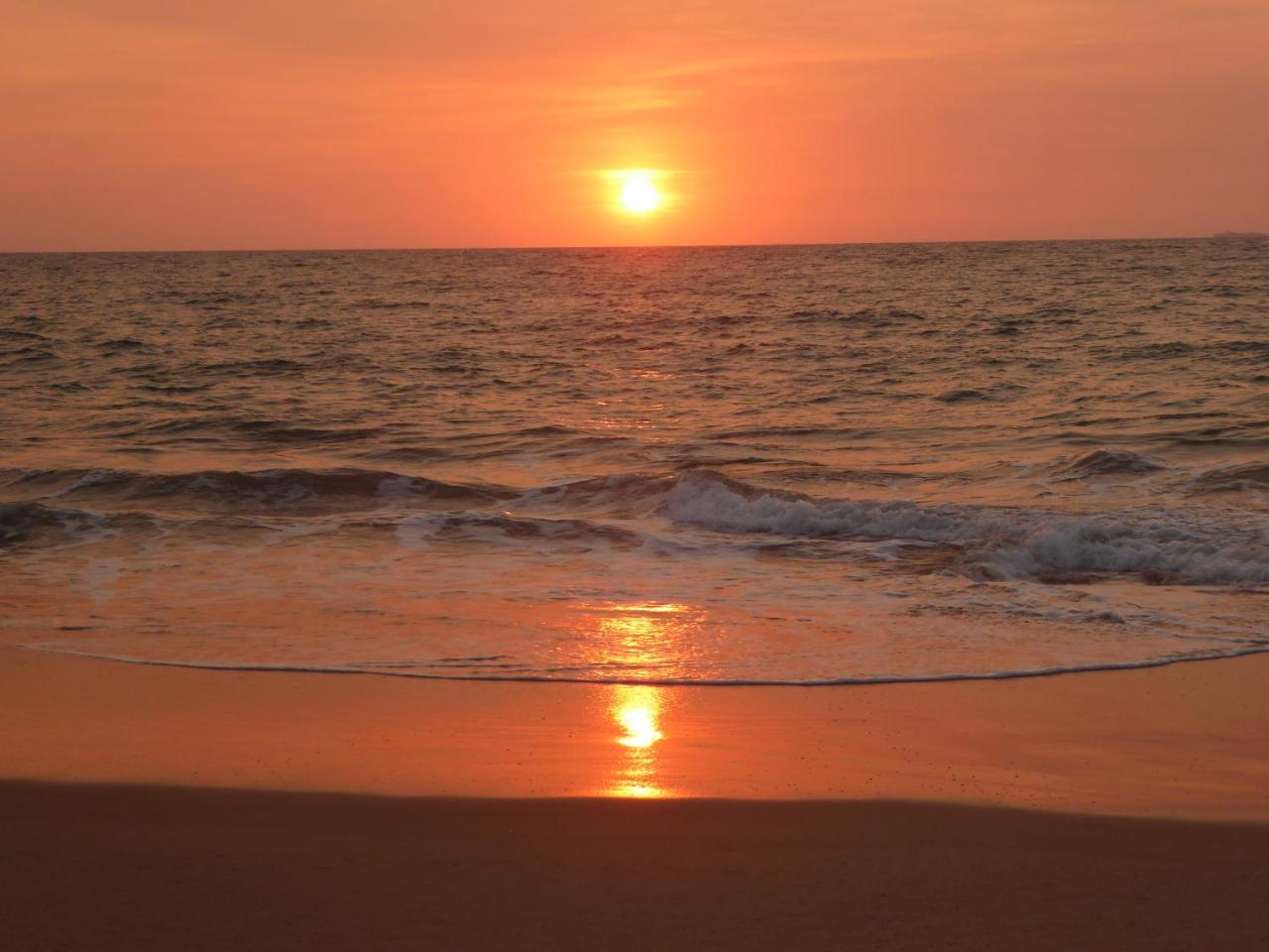 Raja Beach Hotel Balapitiya Luaran gambar