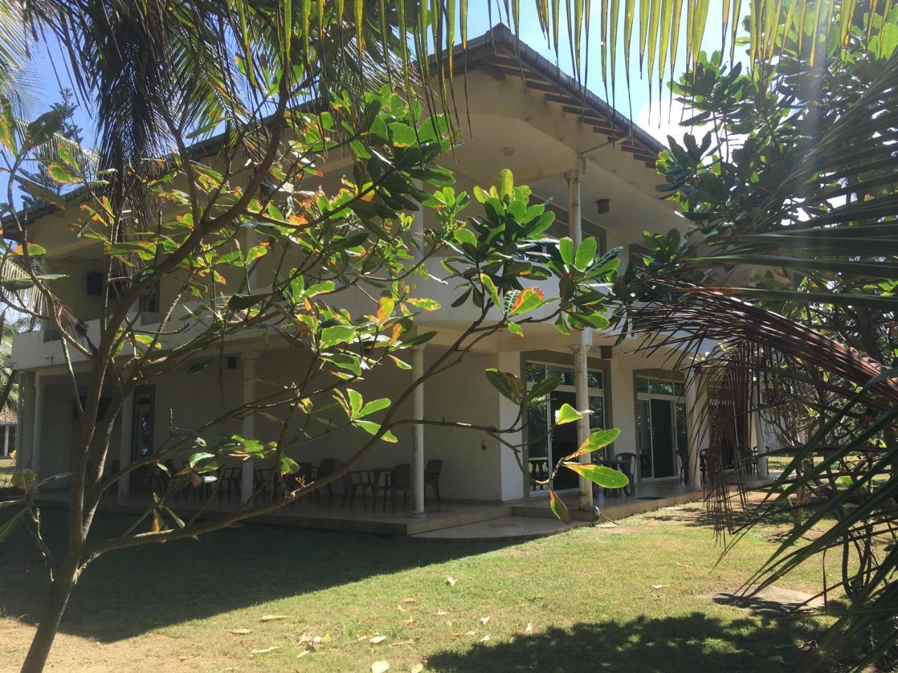 Raja Beach Hotel Balapitiya Luaran gambar