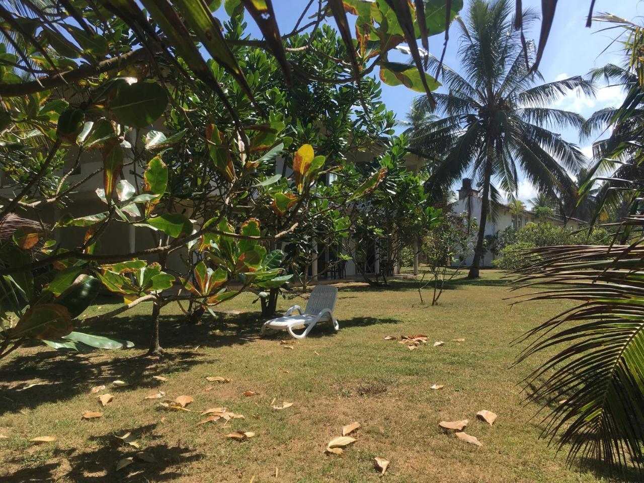 Raja Beach Hotel Balapitiya Luaran gambar