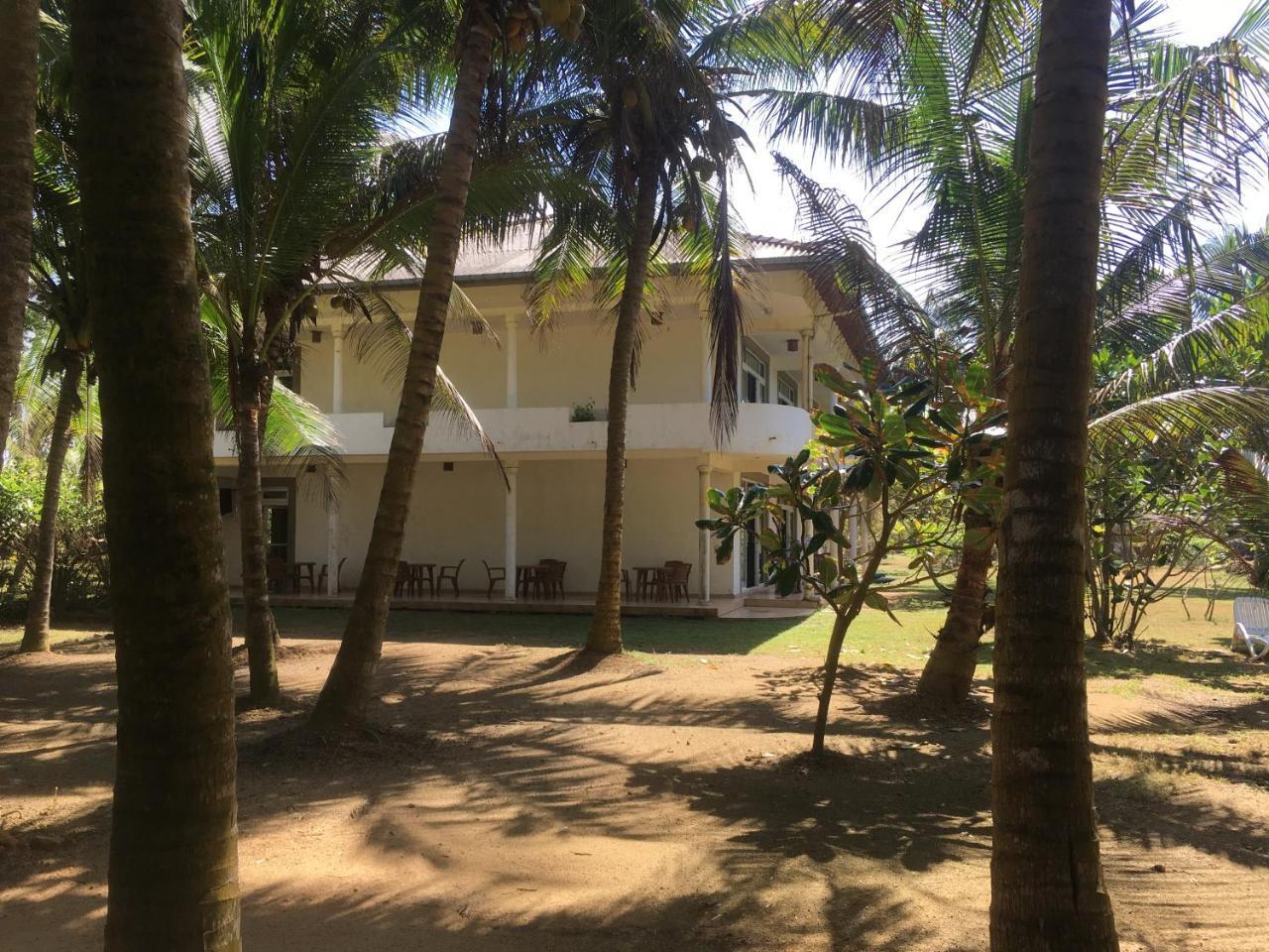 Raja Beach Hotel Balapitiya Luaran gambar