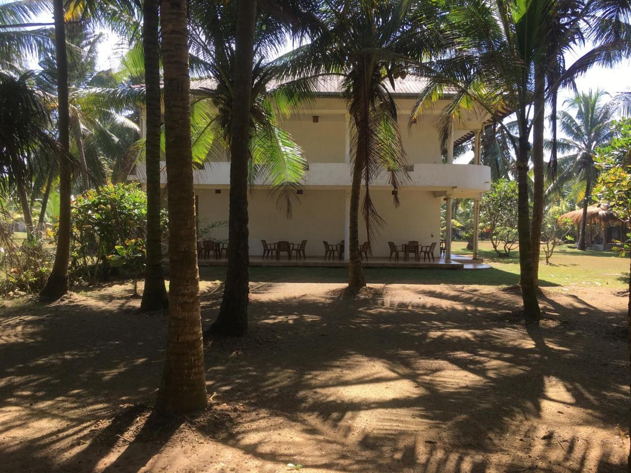 Raja Beach Hotel Balapitiya Luaran gambar